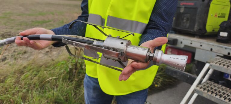 Réhabilitation sans tranchée à Leffrinckoucke : le Syndicat optimise « l’état » d’un tronçon de canalisation et limite les nuisances